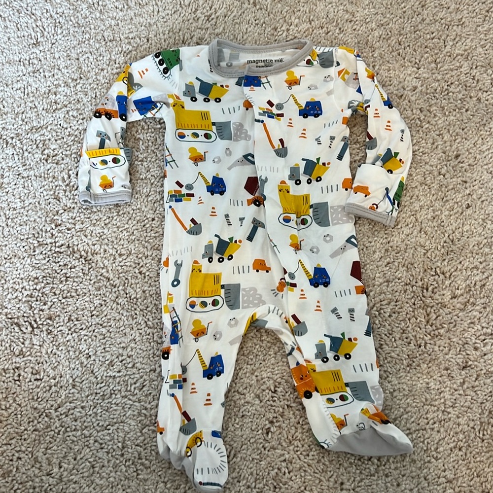 Magnetic Me Construction Sleeper